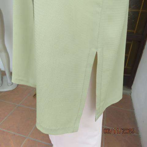 Avo green long button down textured polyester top with collar and yokes. Size 42