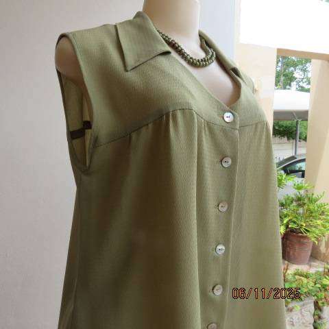 Avo green long button down textured polyester top with collar and yokes. Size 42