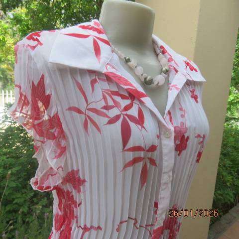 CONTEMPO white permanent pleated sheer polyester top with crimson floral pattern. Size 38
