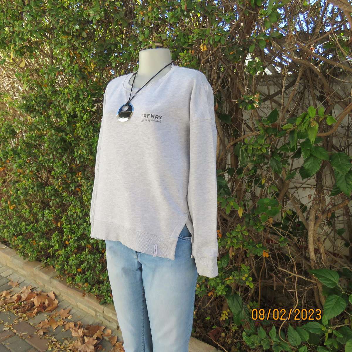 REFINERY warm long sleeve light grey slip over cotton-viscose size 40 top.