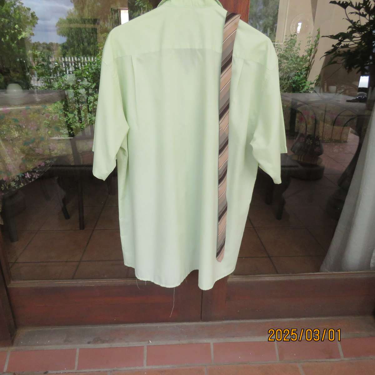 STATURE cool mint green short sleeve shirt size XL. For casual or smart wear. Free matching tie.
