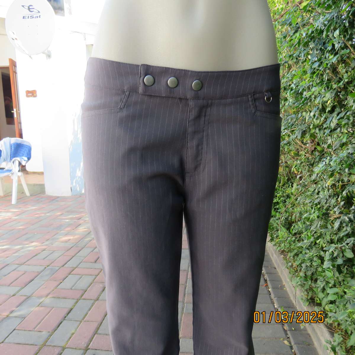 Anchor grey-silver grey vertical striped stretch polyester straight legged pants size 36. Low rise