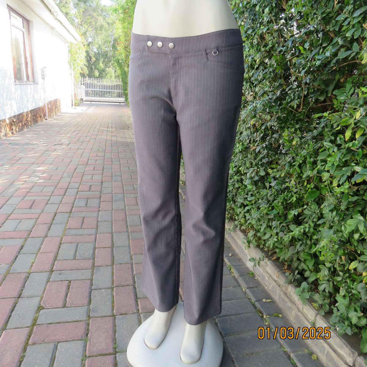 Anchor grey-silver grey vertical striped stretch polyester straight legged pants size 36. Low rise