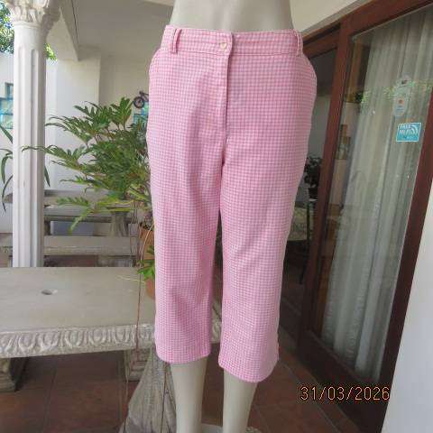 J&B pink and white check polycotton cropped pants with side and back pockets, size 40