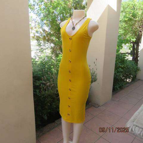 Buttercup yellow sleeveless ribbed stretch polyester dress size 34