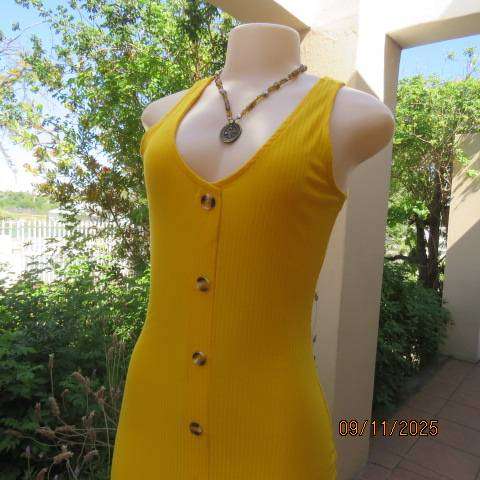 Buttercup yellow sleeveless ribbed stretch polyester dress size 34