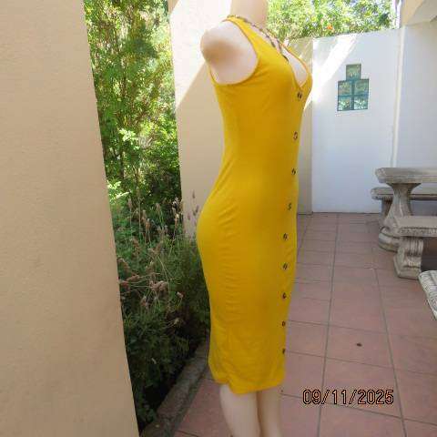 Buttercup yellow sleeveless ribbed stretch polyester dress size 34