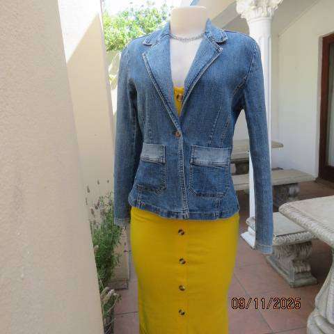 TMX 201 blue denim tailored jean jacket with 2 pockets. Japanese brand. Size 34