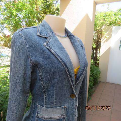 TMX 201 blue denim tailored jean jacket with 2 pockets. Japanese brand. Size 34