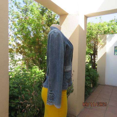 TMX 201 blue denim tailored jean jacket with 2 pockets. Japanese brand. Size 34