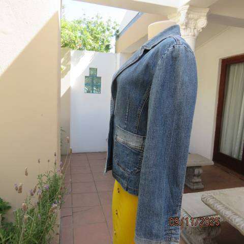 TMX 201 blue denim tailored jean jacket with 2 pockets. Japanese brand. Size 34