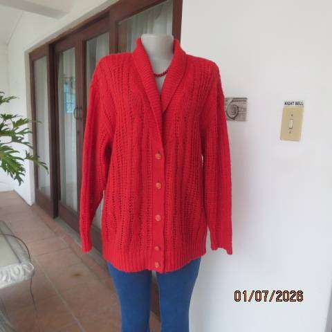 Red acrylic knit button-down long sleeve cardigan with open fold-over collar size 42