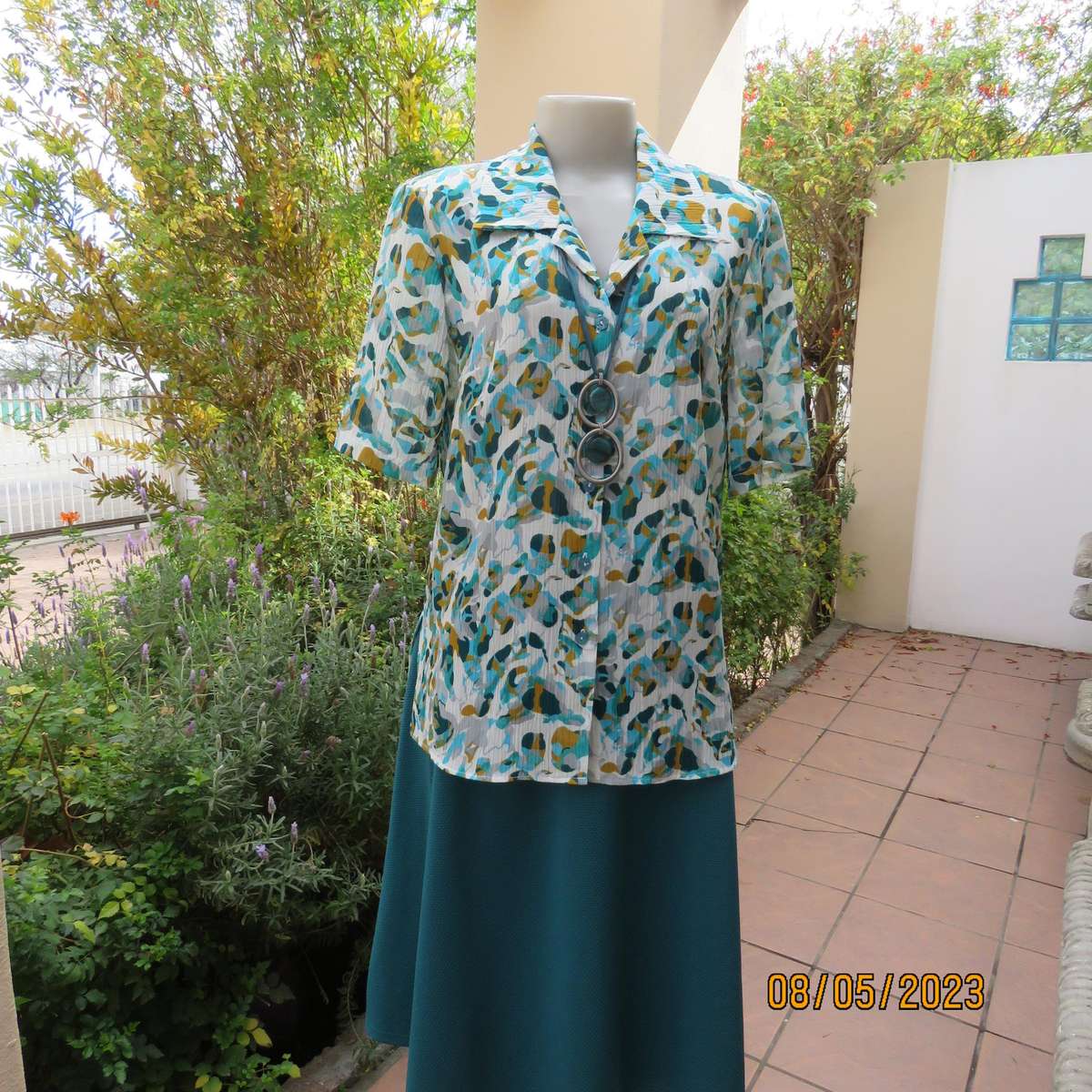 SACHEL white polyester short sleeve top with graphic gold-jade-grey print. Size 36