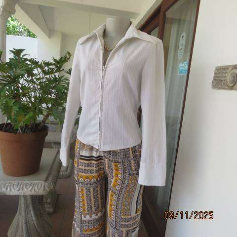 RT Denim with zip-up long sleeve white textured stretch polyester top size 36-38