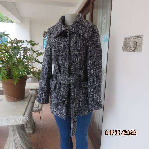 Fashion Express black-white tailored acrylic long sleeve button-down jacket size 34