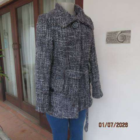 Fashion Express black-white tailored acrylic long sleeve button-down jacket size 34