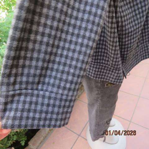 Tu Woman slip-over long sleeve black-grey check top size 46-48