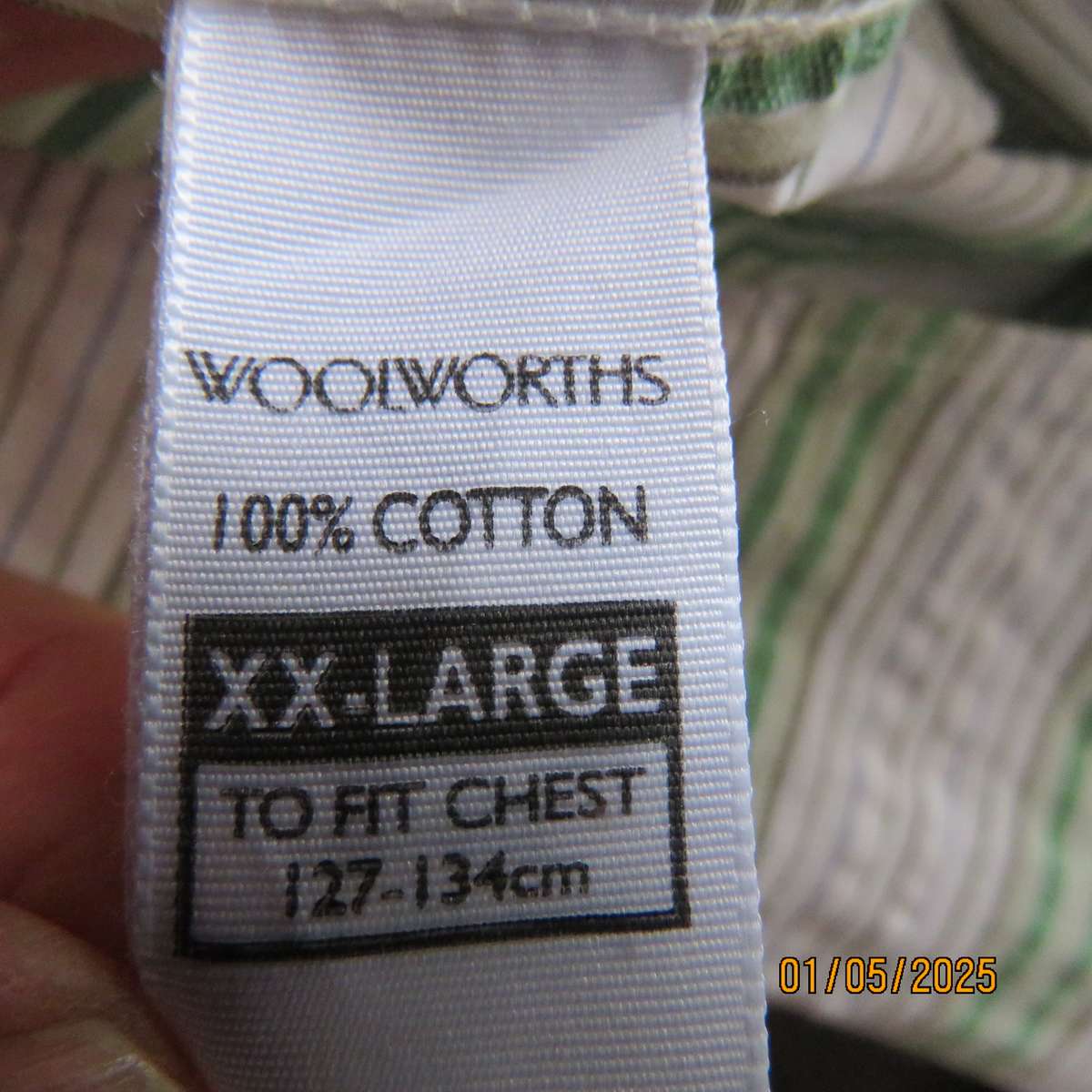 Handsome men's short sleeve white/green vertical striped 100% bubble cotton shirt.Size XXL.As new.