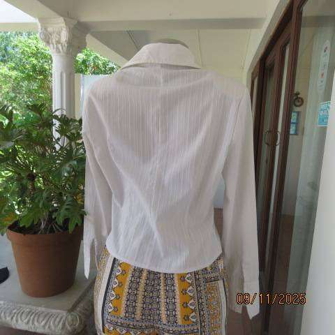 RT Denim with zip-up long sleeve white textured stretch polyester top size 36-38