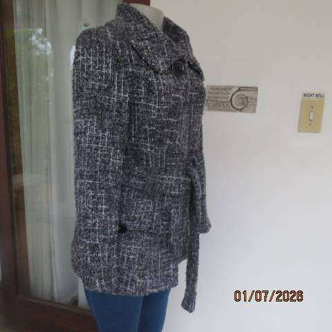 Fashion Express black-white tailored acrylic long sleeve button-down jacket size 34