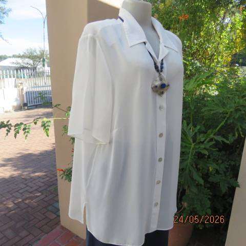 Donna Claire light cream button-down short sleeve top with open collar size 44