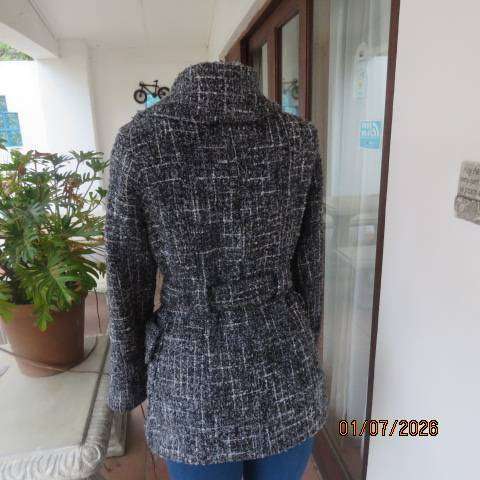 Fashion Express black-white tailored acrylic long sleeve button-down jacket size 34