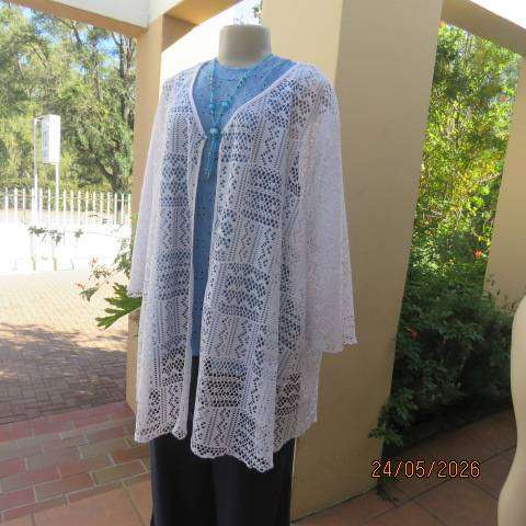 PENNY C white polyester lace open hanging cover-up with bracelet length sleeves, size 48-52