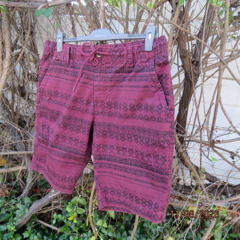 RE Denim men's maroon shorts with black print, pockets, drawstring waist, size 36