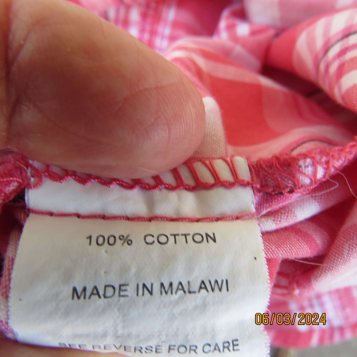 Casual crimson-white check button down top. Open V collar. 2 Front pockets. 100% cotton. Size 40.