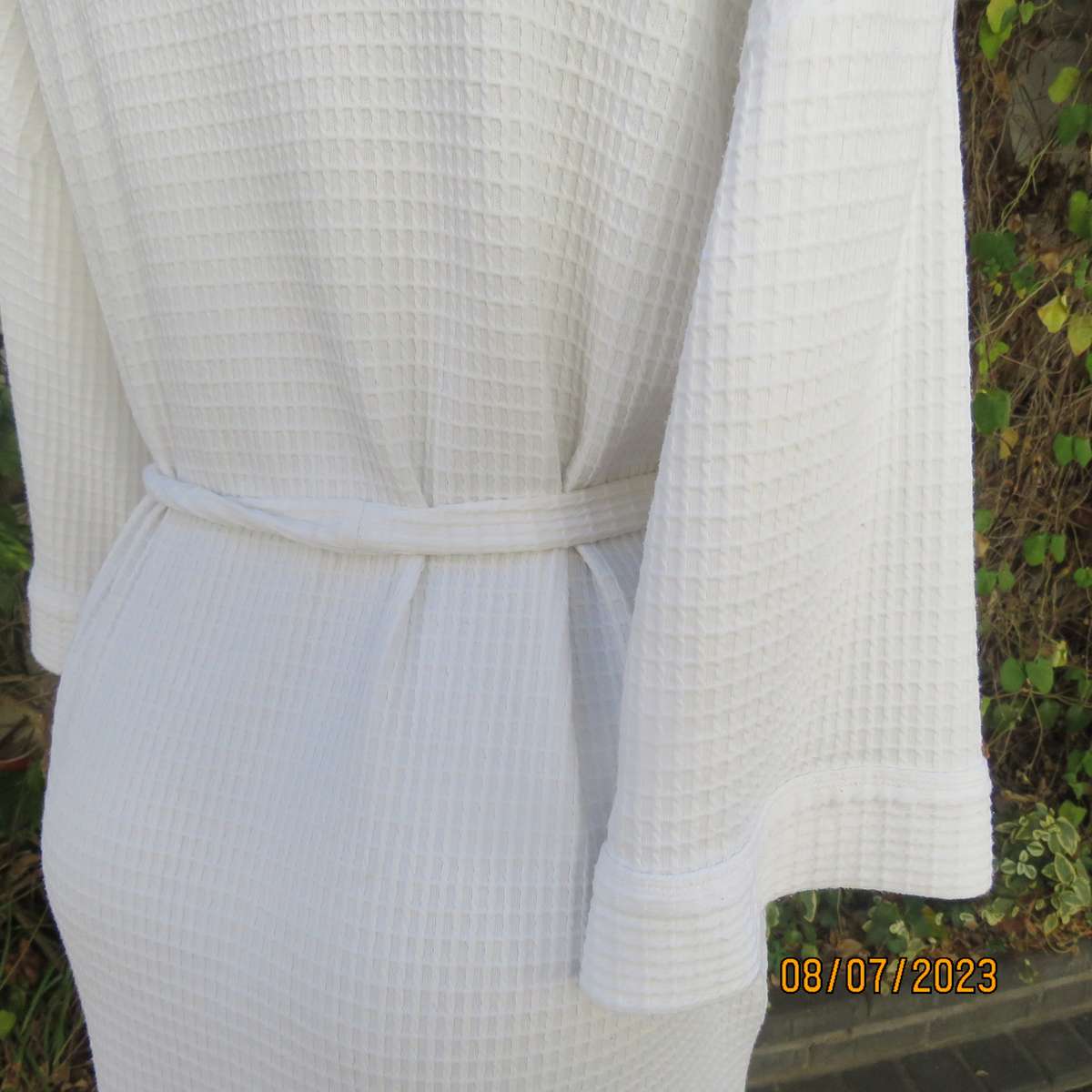WOOLWORTHS white waffle fold over night gown size 40. With belt.