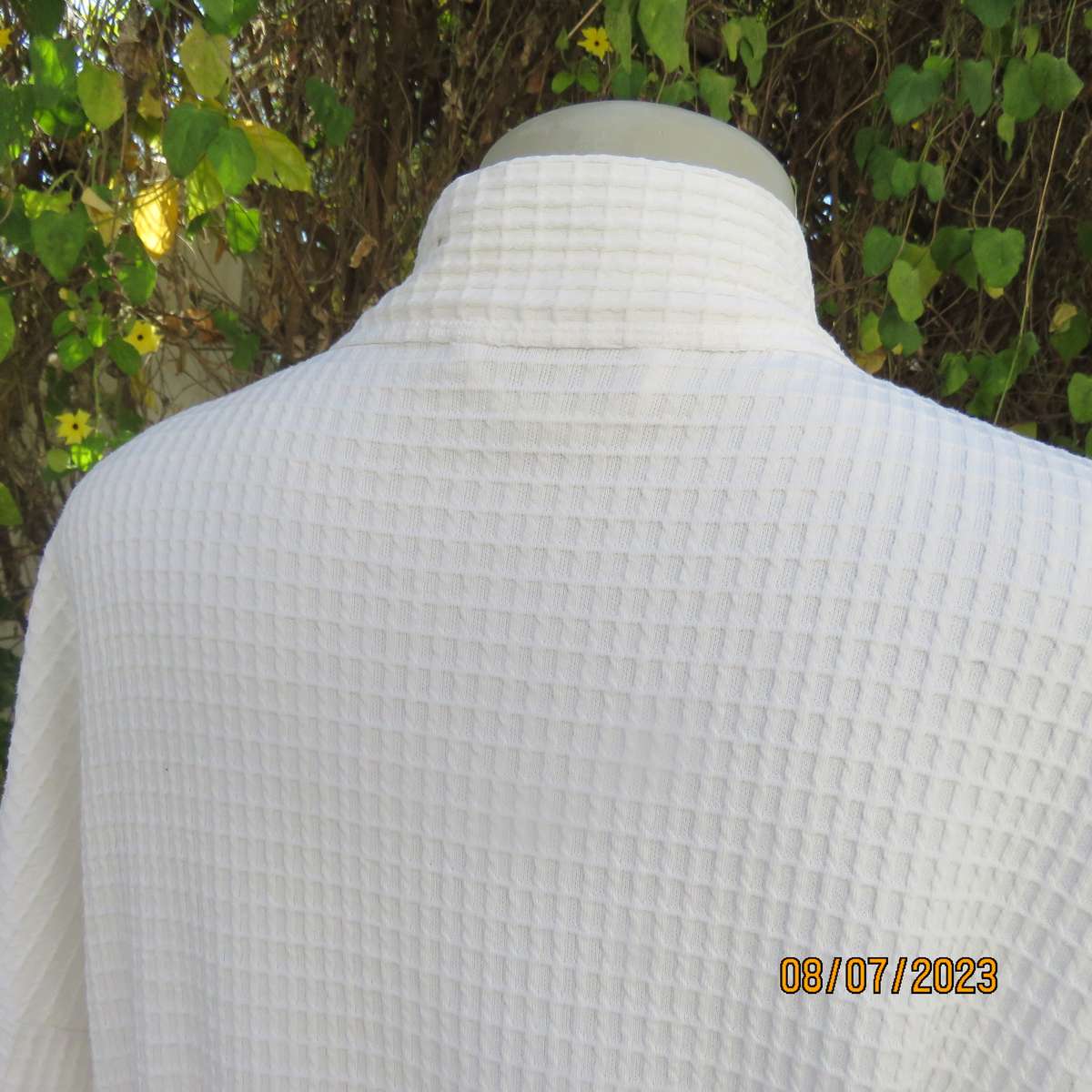 WOOLWORTHS white waffle fold over night gown size 40. With belt.