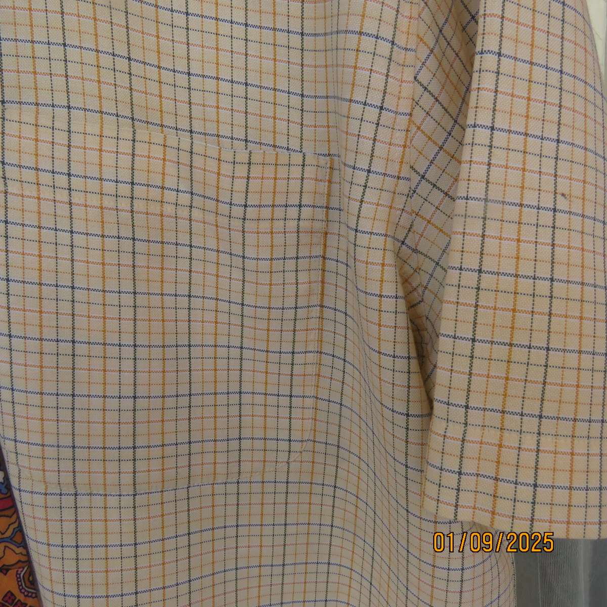 WOOLWORTHS Men's short sleeve check polycotton shirt with matching tie.Size L As new cond.
