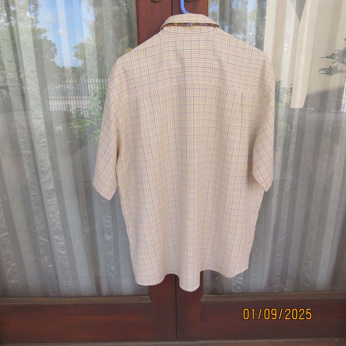 WOOLWORTHS Men's short sleeve check polycotton shirt with matching tie.Size L As new cond.