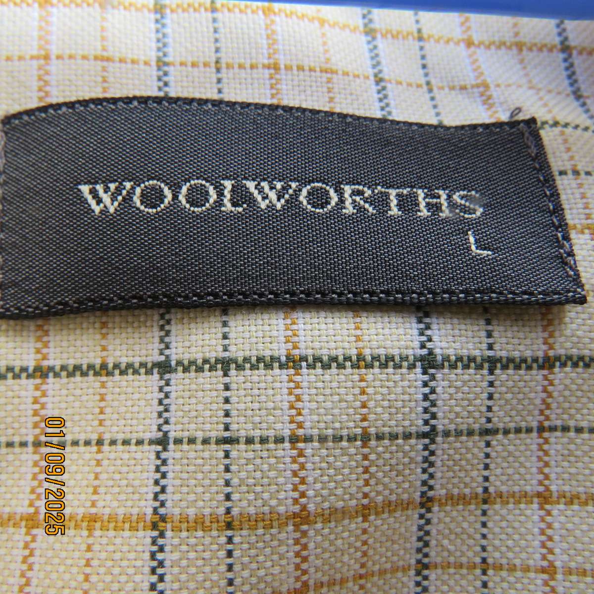 WOOLWORTHS Men's short sleeve check polycotton shirt with matching tie.Size L As new cond.