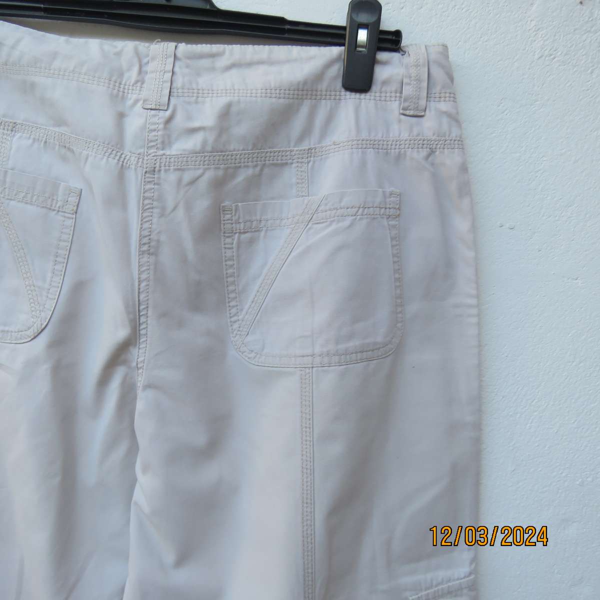 WOOLWORTHS beige 100% cotton modern cropped pants. Size 40. As new