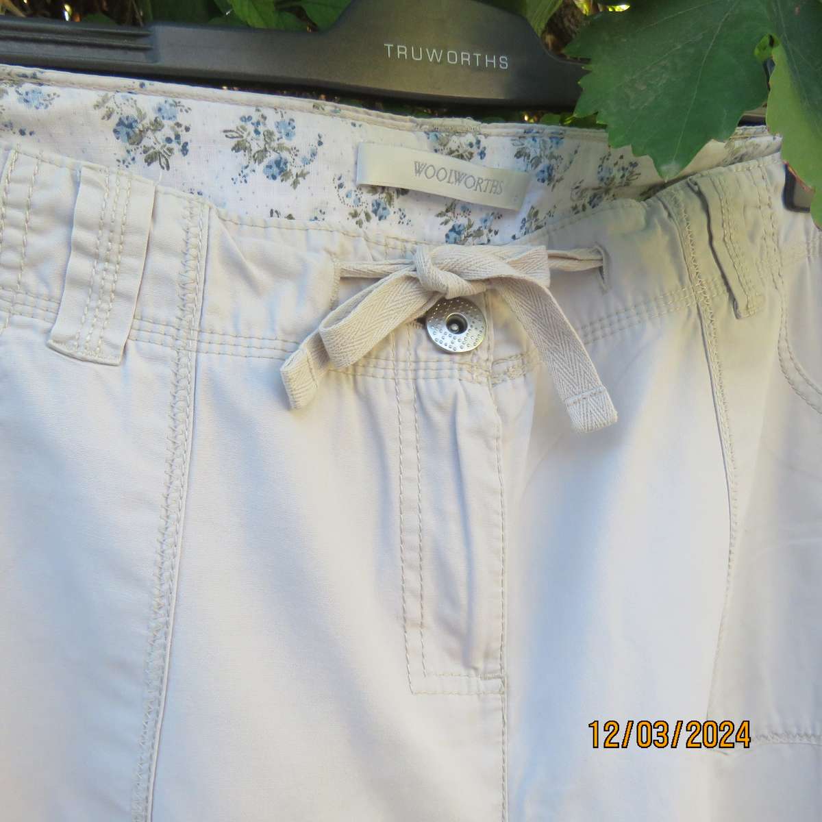 WOOLWORTHS beige 100% cotton modern cropped pants. Size 40. As new