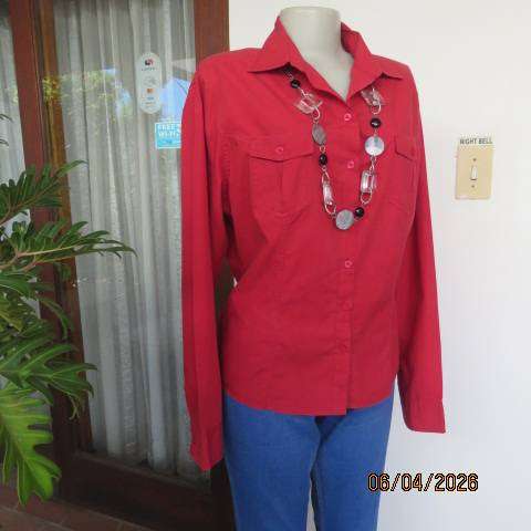MOZAIC red polycotton long sleeve shirt with 2 front pockets and open collar, size 42
