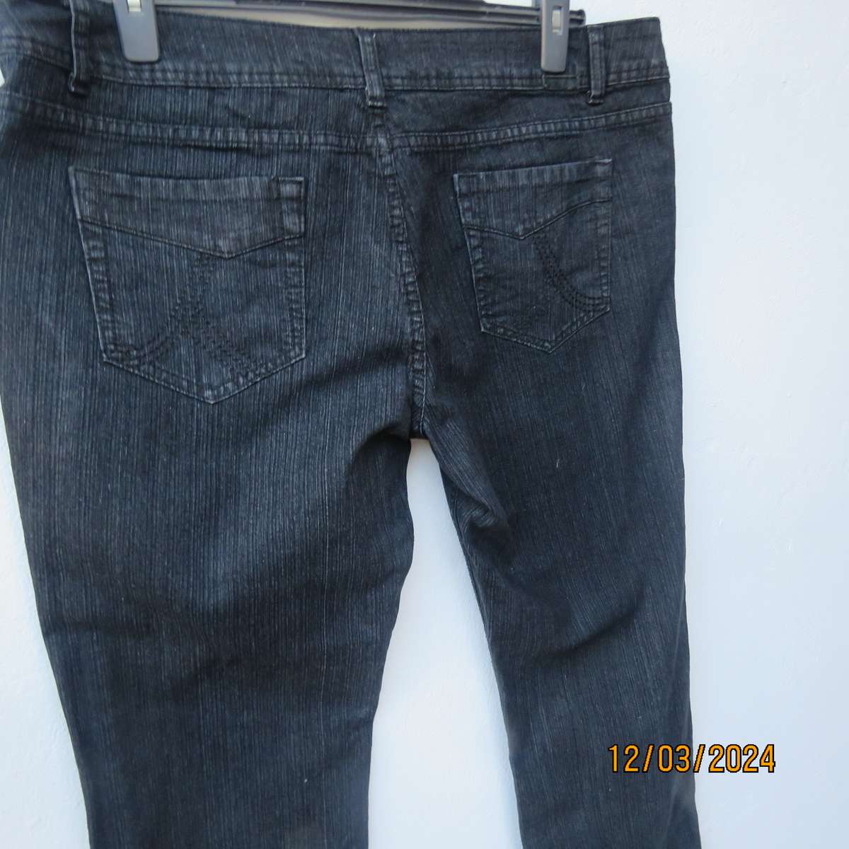 NEWS dark navy denim jeans in polycotton stretch. Bootleg. Size 42. As new