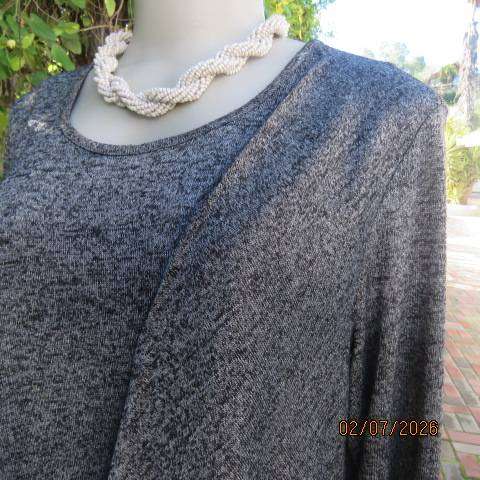 Mottled black-white slip-over maternity long top or knee-length dress in polyester size 40