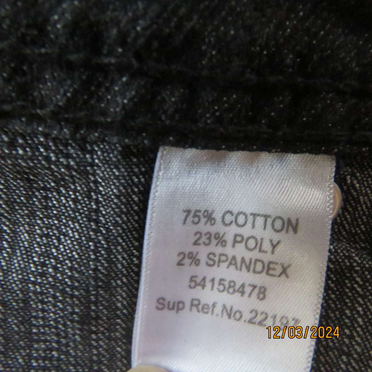 NEWS dark navy denim jeans in polycotton stretch. Bootleg. Size 42. As new