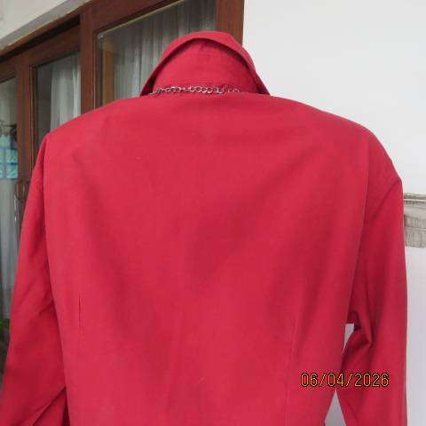 MOZAIC red polycotton long sleeve shirt with 2 front pockets and open collar, size 42