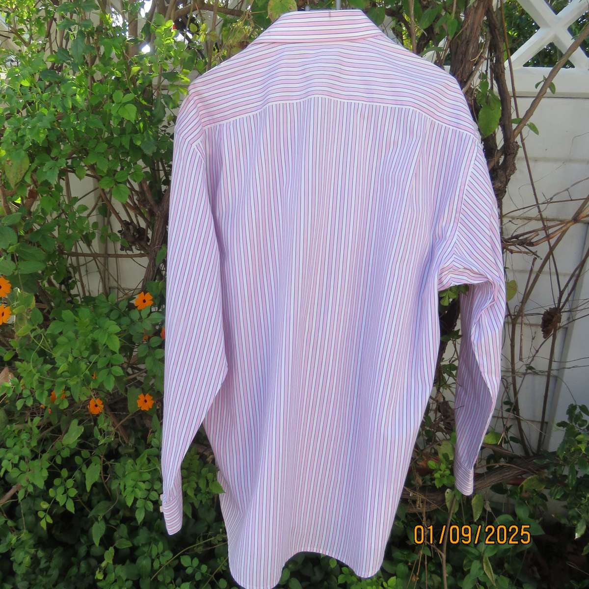 MASSIMO DATTI high quality long sleeve cotton shirt in pale pink and white stripes. Size 42/16.5.
