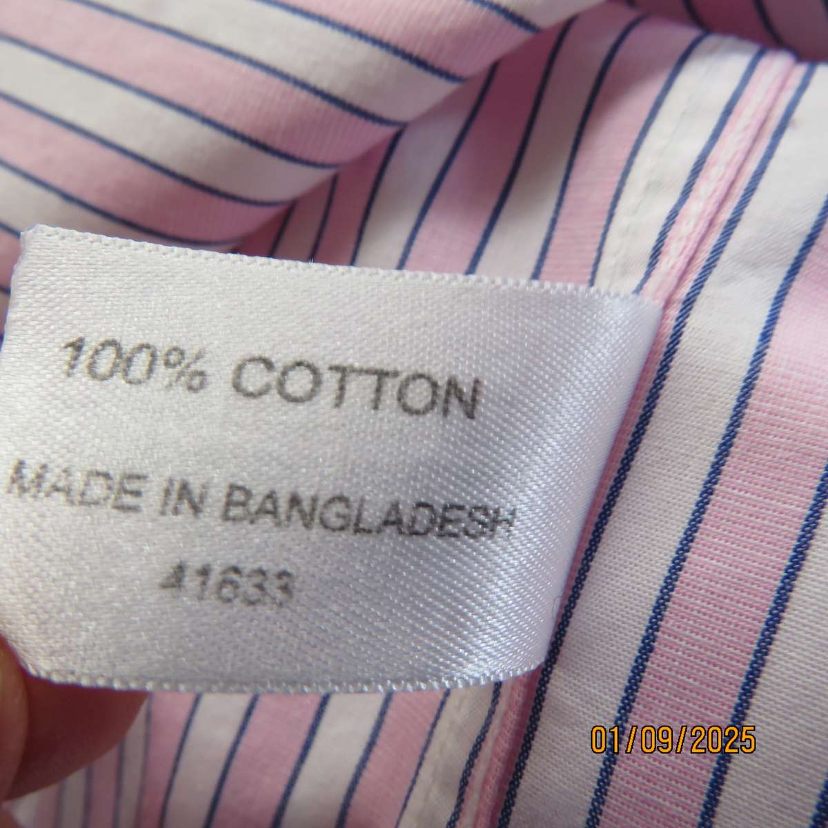 MASSIMO DATTI high quality long sleeve cotton shirt in pale pink and white stripes. Size 42/16.5.