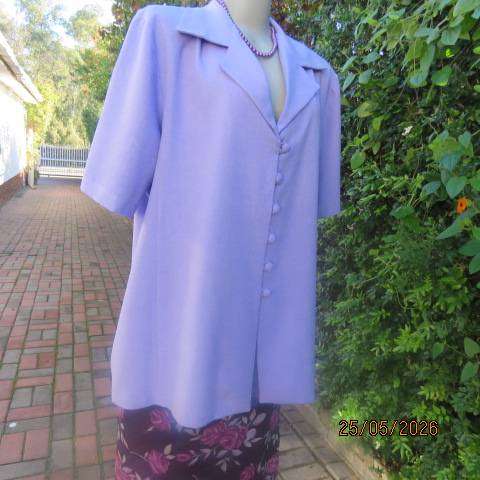Elegant lilac short sleeve jacket with front closure and covered buttons - Size 44