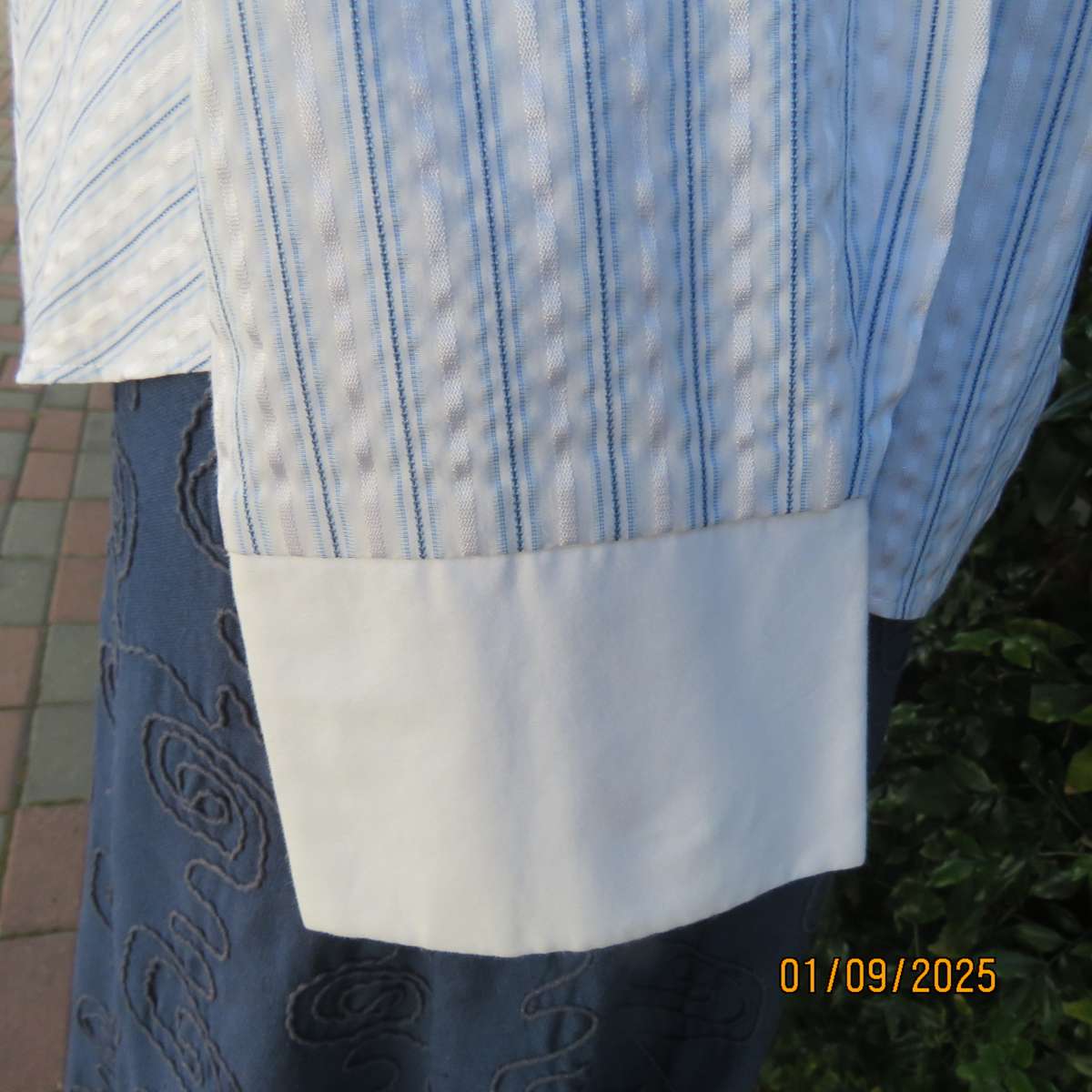 MILADY'S fabulous white long sleeve bubble polycotton top. Blue stripes. Size 38.As new cond.