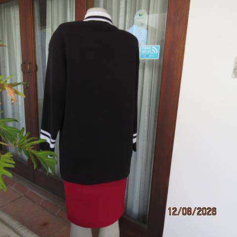 MERIEN HALL black double knit acrylic open cardigan with white edging and stripe cuffs, size 40