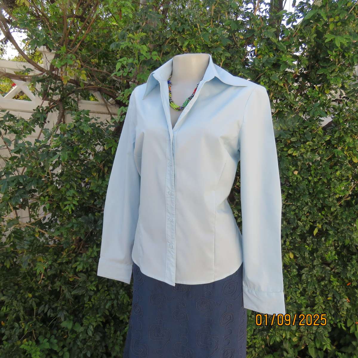 STATURE by Bassie sky blue long sleeve top size 38.Polycotton stretch.Open collar.Button down.As new