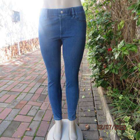 T C M blue denim polycotton stretch jeggings with back pockets, elastic waist, size 34-36