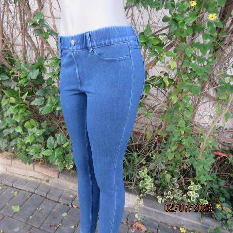 T C M blue denim polycotton stretch jeggings with back pockets, elastic waist, size 34-36