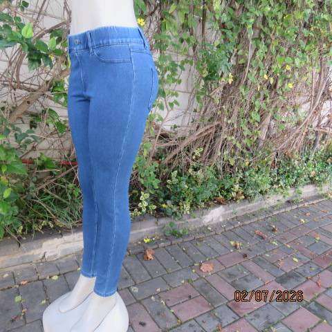 T C M blue denim polycotton stretch jeggings with back pockets, elastic waist, size 34-36